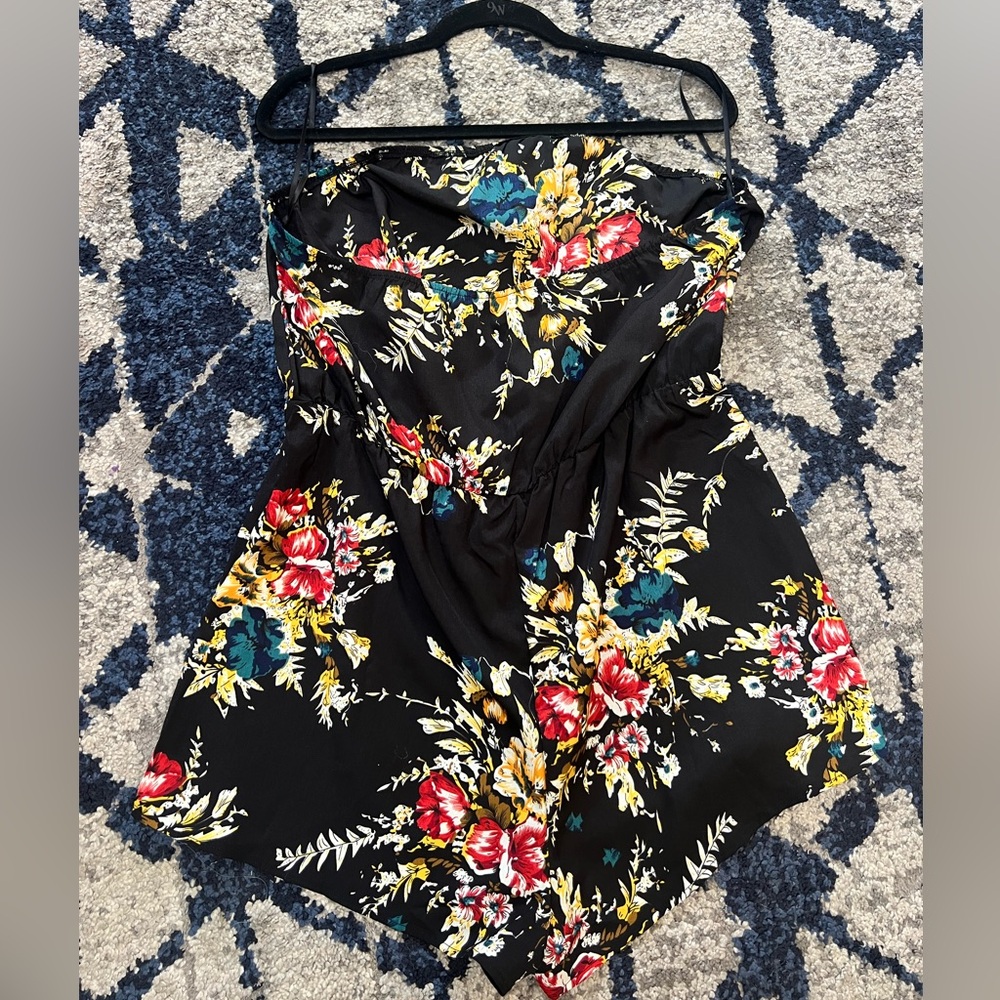 Strapless romper - Picture 2 of 3